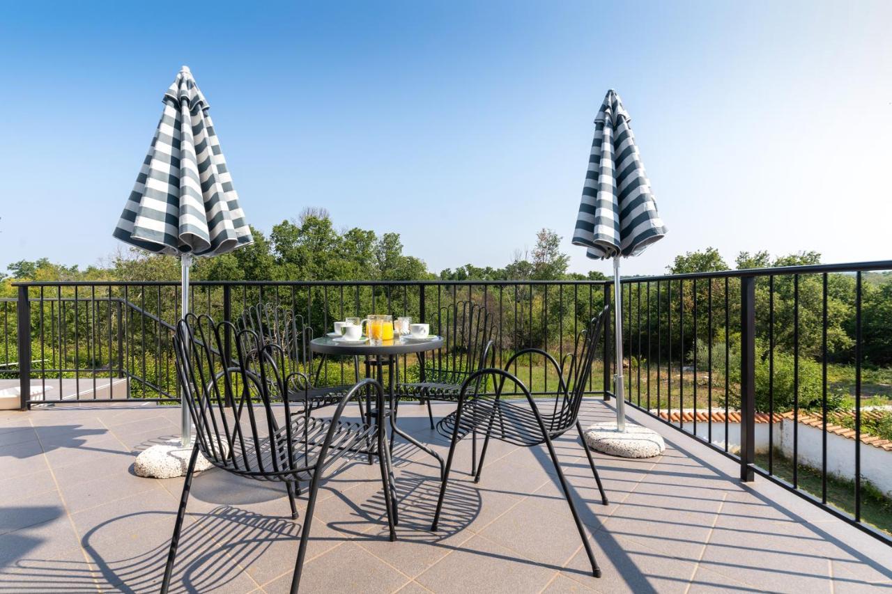 Apartments Oliva โปเรช ภายนอก รูปภาพ