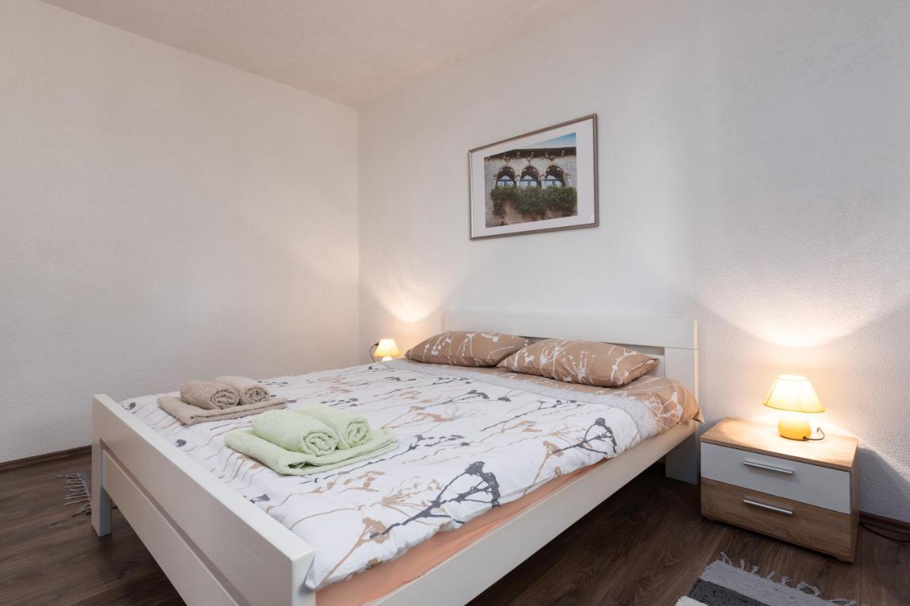 Apartments Oliva โปเรช ภายนอก รูปภาพ