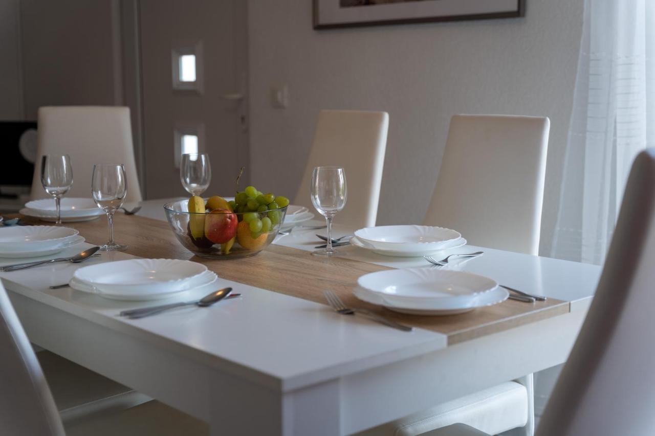 Apartments Oliva โปเรช ภายนอก รูปภาพ