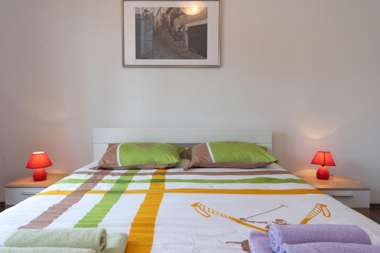 Apartments Oliva โปเรช ภายนอก รูปภาพ