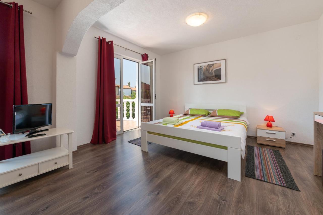 Apartments Oliva โปเรช ภายนอก รูปภาพ